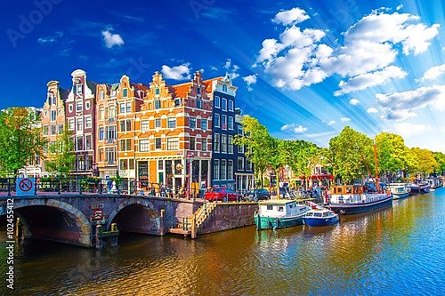 Голландия, Амстердам. Солнечный Pays-Bas