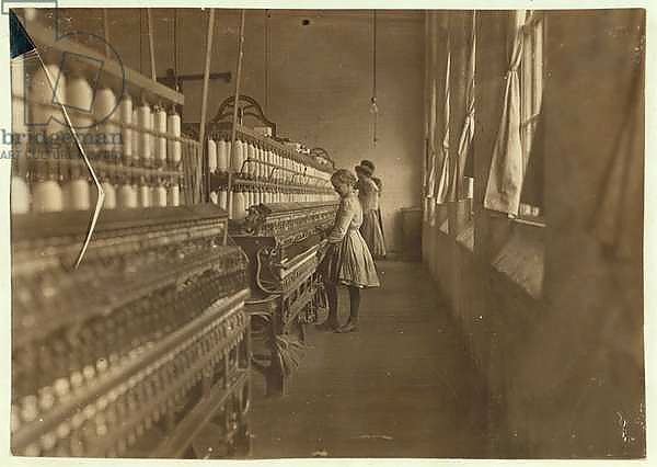 Hattie Hunter, a spinner in Lancaster Cotton Mills, South Carolina where she's worked for 3 years, 1908