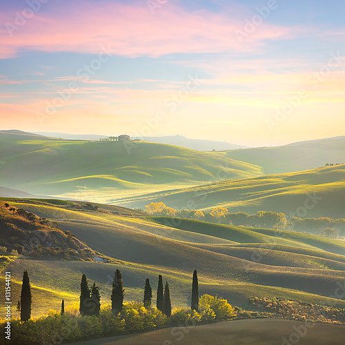 Постер Уникальный пейзаж Тосканы на рассвете