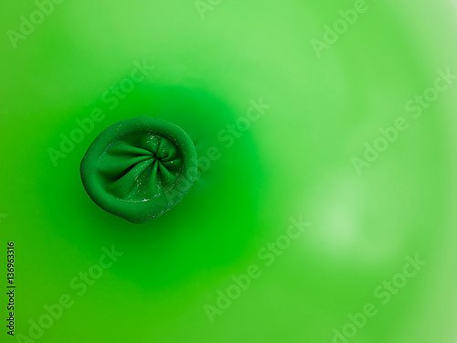 Зелёный воздушный шар