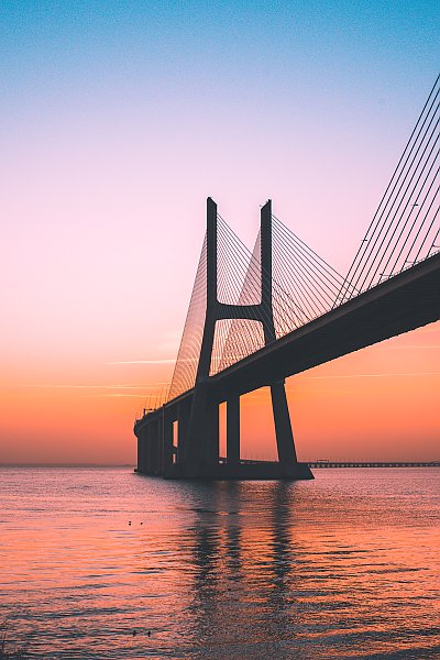 Мост на закате, Лиссабон, Португалия