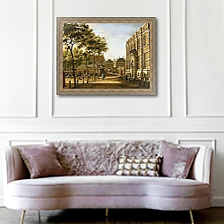 «The Hague: the Mauritspoort and the Binnenhof Seen Across the Plein, 1773» в интерьере гостиной с зеленой стеной над диваном «The Hague: the Mauritspoort and the Binnenhof Seen Across the Plein, 1773» в интерьере гостиной с зеленой стеной над диваном