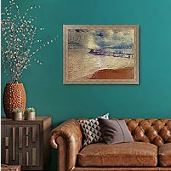 «Silver seascape - Cromer Pier, Norfolk» в интерьере гостиной с зеленой стеной над диваном «Silver seascape - Cromer Pier, Norfolk» в интерьере гостиной с зеленой стеной над диваном