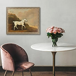 «A Grey Arab Stallion in a Desert Landscape» в интерьере классической гостиной с зеленой стеной над диваном «A Grey Arab Stallion in a Desert Landscape» в интерьере классической гостиной с зеленой стеной над диваном