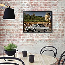 «Mercedes-Benz 280SE Cabriolet (W111 W112) '1968–71» в интерьере гостиной в стиле ретро над диваном «Mercedes-Benz 280SE Cabriolet (W111 W112) '1968–71» в интерьере гостиной в стиле ретро над диваном