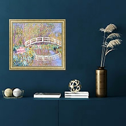 «Bridge in Monet's Garden, 1895-96» в интерьере в классическом стиле в синих тонах «Bridge in Monet's Garden, 1895-96» в интерьере в классическом стиле в синих тонах
