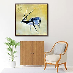 «Black Buck, Velavadar, 1997» в интерьере классической гостиной с зеленой стеной над диваном «Black Buck, Velavadar, 1997» в интерьере классической гостиной с зеленой стеной над диваном