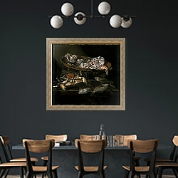 «Still life with flatfish and crab» в интерьере столовой с черными стенами «Still life with flatfish and crab» в интерьере столовой с черными стенами
