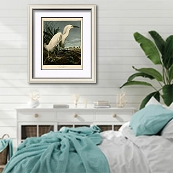 «Snowy Heron or White Egret» в интерьере спальни в стиле прованс с голубыми деталями