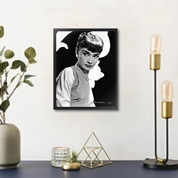 «Хепберн Одри 346» в интерьере в стиле ретро над столом