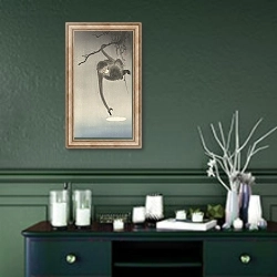 «Monkey and reflection of the moon» в интерьере прихожей в зеленых тонах над комодом