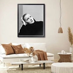 «Гарбо Грета 91» в интерьере светлой гостиной в стиле ретро