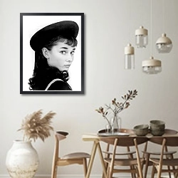 «Hepburn, Audrey 74» в интерьере столовой в стиле ретро