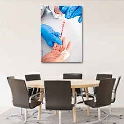 «Анализ крови из пальца» в интерьере конференц-зала с круглым столом