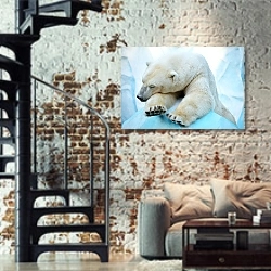 «Спящий на льдине белый медведь» в интерьере двухярусной гостиной в стиле лофт с кирпичной стеной