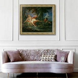 «The Bather Surprised» в интерьере гостиной в классическом стиле над диваном