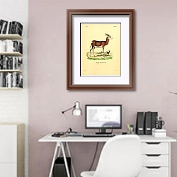 «Африканская антилопа» в интерьере светлого кабинета над белым столом
