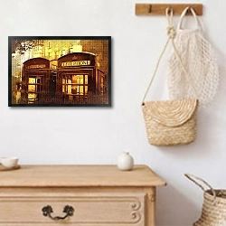 «Две лондонские телефонные будки на вечерней улице» в интерьере в стиле ретро над комодом