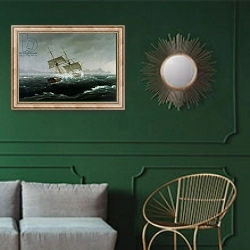 «Sailing Vessel in a Heavy Sea» в интерьере классической гостиной с зеленой стеной над диваном