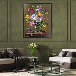 «AW/214 Summer arrangement in a glass vase» в интерьере гостиной в оливковых тонах