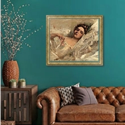 «Лаура Алиса» в интерьере гостиной с зеленой стеной над диваном