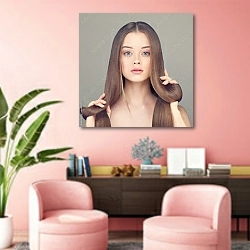 «Женщина с длинными здоровыми волосами» в интерьере салона красоты