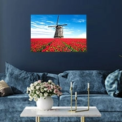 «Голландия. Поля тюльпанов с мельницами №4» в интерьере современной гостиной в синем цвете