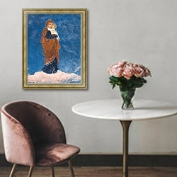 «Дева Мария, изучай» в интерьере в классическом стиле над креслом