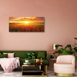 «Маковое поле на закате» в интерьере современной гостиной с розовой стеной