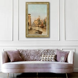 «Partie Aus Istanbul» в интерьере гостиной в классическом стиле над диваном