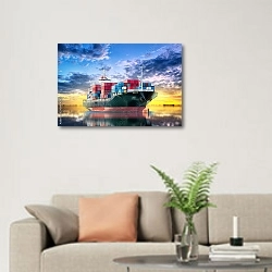 «Грузовое судно в океане в сумеречном небе» в интерьере современной светлой гостиной над диваном
