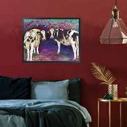 «Sheltering cows, 2011,» в интерьере спальни с акцентной стеной