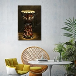 «Африканский барабан» в интерьере современной гостиной с желтым креслом