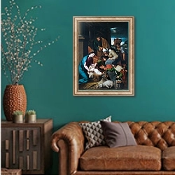 «Поклонение пастухов 4» в интерьере гостиной с зеленой стеной над диваном