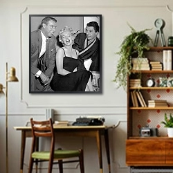 «Monroe, Marilyn 22» в интерьере кабинета в стиле ретро над столом