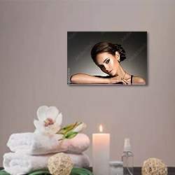 «Красивая женщина с вечерним макияжем» в интерьере салона красоты