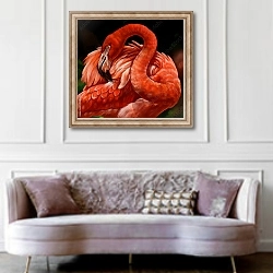 «Красный фламинго » в интерьере гостиной в классическом стиле над диваном
