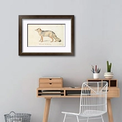 «Лиса, поедающая крабов» в интерьере кабинета с деревянным столом