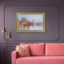 «Venetian Scene» в интерьере гостиной с розовым диваном