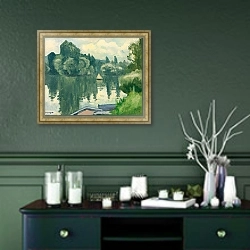 «Маленький Парус В Пуасси» в интерьере прихожей в зеленых тонах над комодом