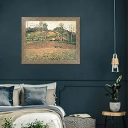 «Ploughland, 1874» в интерьере классической спальни с темными стенами