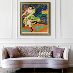 «Танцовщица эстрады» в интерьере гостиной в классическом стиле над диваном