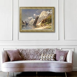 «Grosse Fjordlandschaft» в интерьере гостиной в классическом стиле над диваном