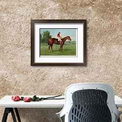 «Элквуд с Дж. Мартином на» в интерьере кабинета с песочной стеной над столом