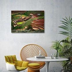 «Фермерские поля, Мадагаскар» в интерьере современной гостиной с желтым креслом