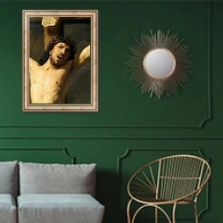 «Christ on the Cross, detail of the head» в интерьере классической гостиной с зеленой стеной над диваном
