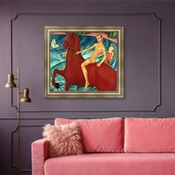 «Купание красного коня» в интерьере гостиной с розовым диваном