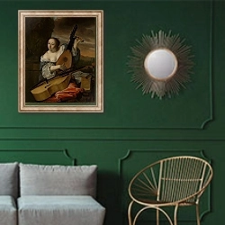 «The Musician» в интерьере классической гостиной с зеленой стеной над диваном