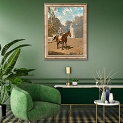 «A Lady on Horseback» в интерьере гостиной в зеленых тонах