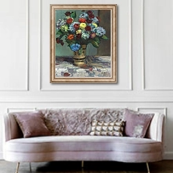 «Bouquet of Hydrangeas, 1929 2» в интерьере гостиной в классическом стиле над диваном